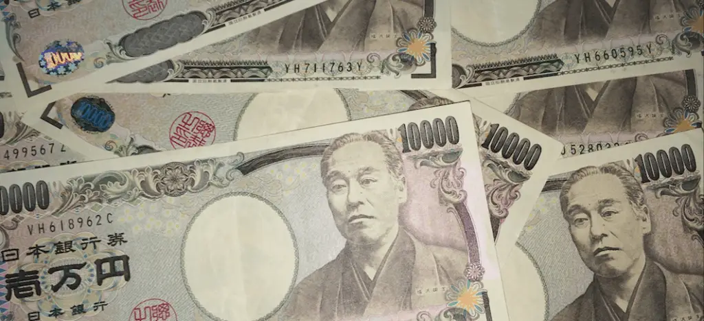 yen banknotes